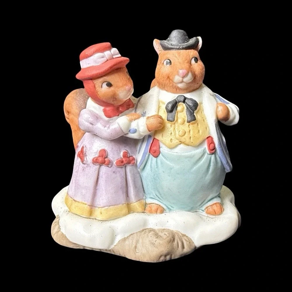 Fitz & Floyd Enchanted Forest Holiday Hamlet Squirrel Family Figurine 1993